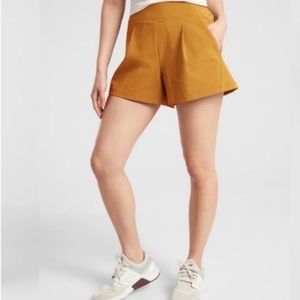 Athleta Texured Brooklyn Mustard Pull on Pleated Shorts Size 16 NWT